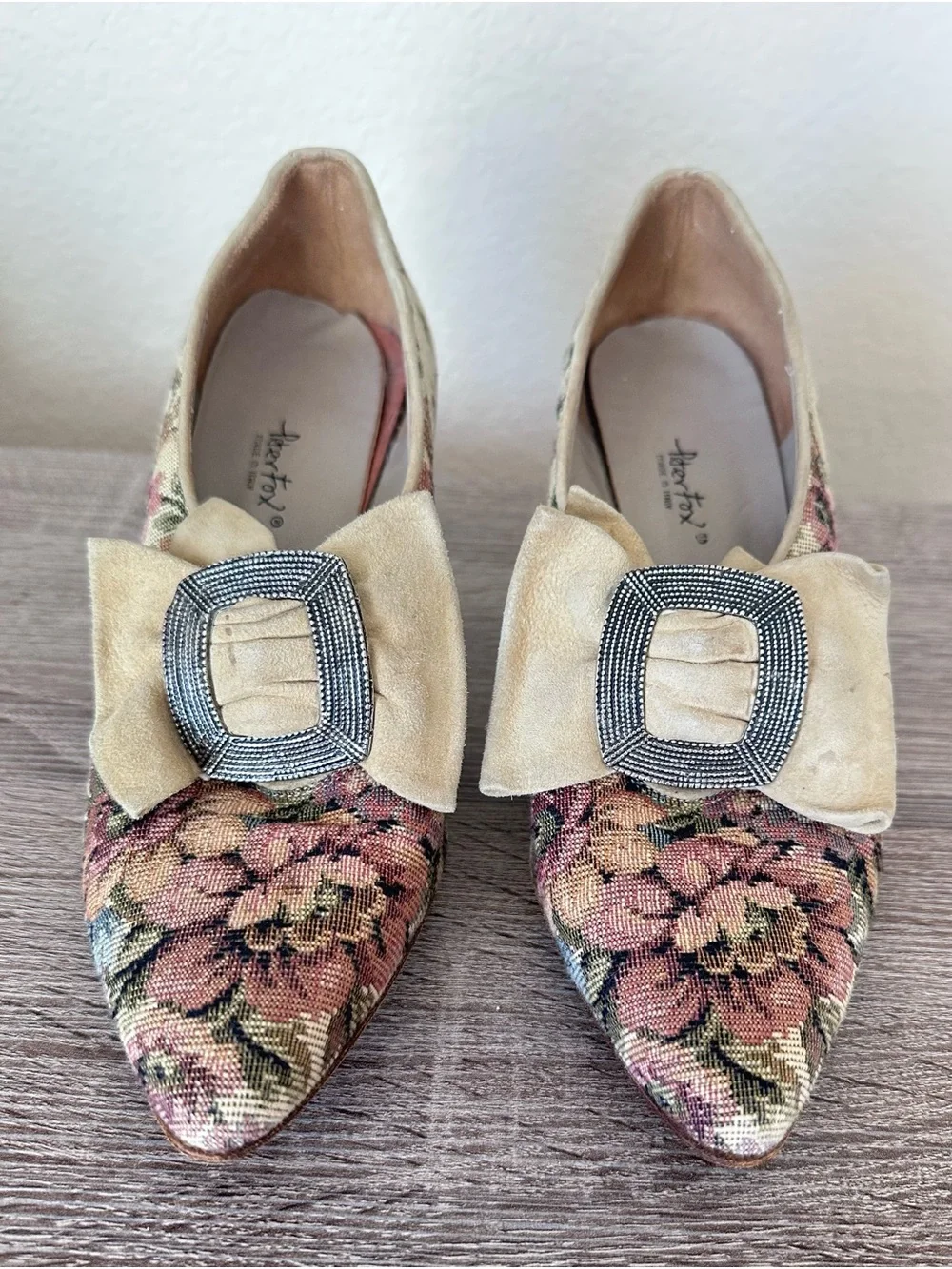 Peter Fox Vintage Woven Floral Tapestry Suede Bow Buckle Heels Pumps Italy 7.5B